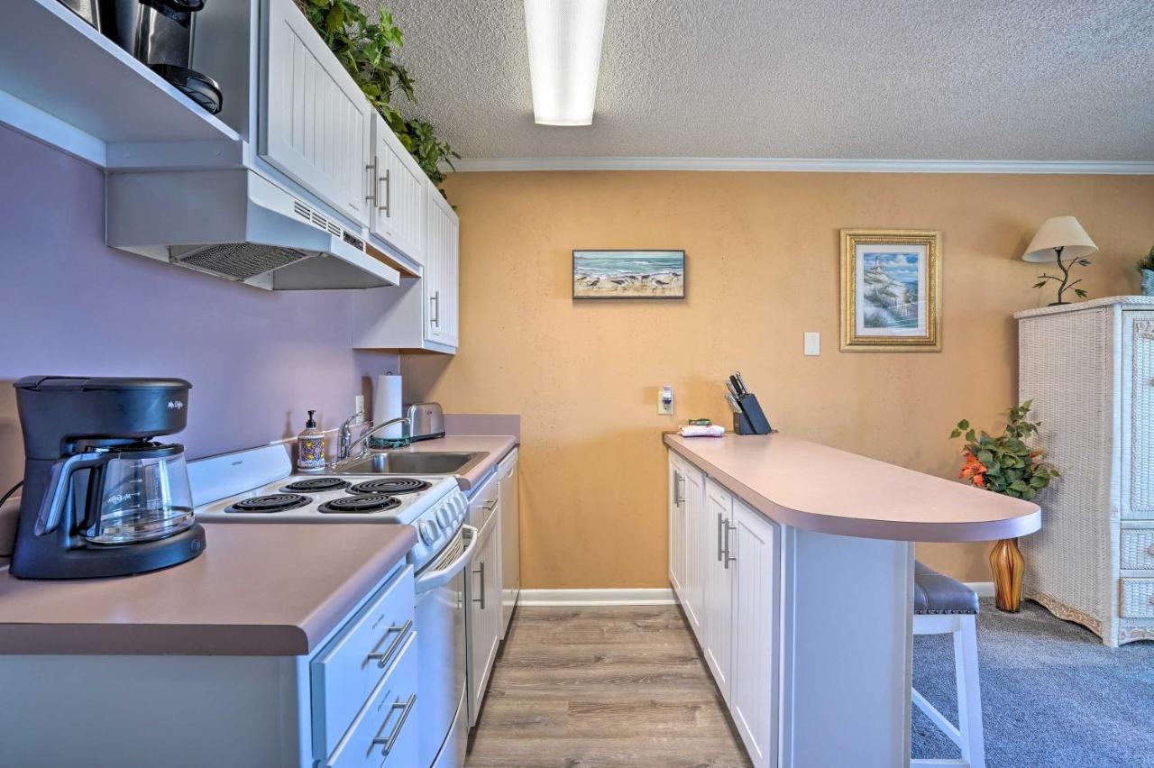 Isle Of Palms Beachfront Condo With Balcony And Pool! Exterior photo
